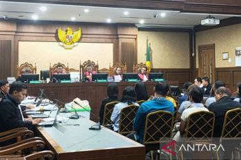 Terungkap di sidang, adik Sandra Dewi terima hadiah natal Rp200 juta