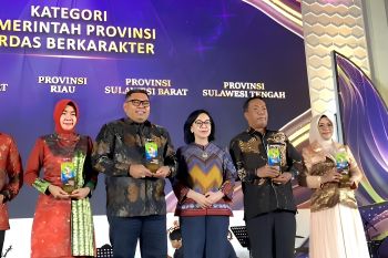 Pemprov-Sulteng raih penghargaan Pemerintah Cerdas Berkarakter 2024