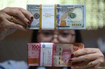 Rupiah melemah dipengaruhi kenaikan harga minyak dunia
