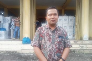 KPU Pasaman Barat butuh 300 orang sortir-lipat surat suara pilkada