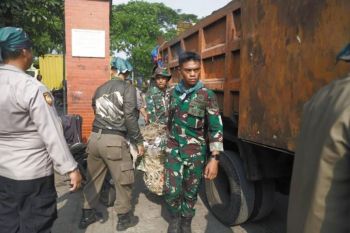 Kodim 0506 Tangerang gelar karya bakti pembersihan Pasar Tanah Tinggi