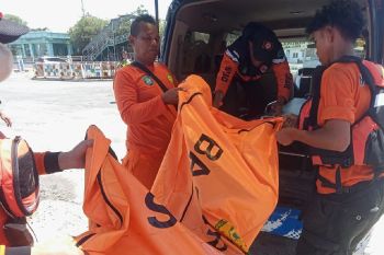 Tim SAR evakuasi anak 12 tahun  hanyut di Sungai Deli Medan