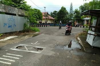 DPRD Seruyan minta PUPR perbaiki kerusakan jalan perkotaan