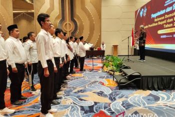 KPU Kulon Progo mengukuhkan 38 relawan tingkatkan partisipasi pemilih