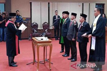 Pimpinan definitif DPRD Kotim resmi dilantik, siap terima kritikan dan saran