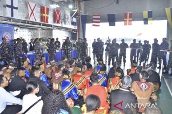 KRI WSH-991 menyiapkan tarian dan kuliner khas misinya ke Pasifik