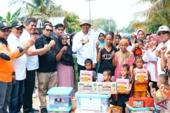Masyarakat Inuman yang terdampak banjir dapat bantuan