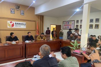 Bawaslu terima aduan Paslon Koster-Giri soal pembiaran