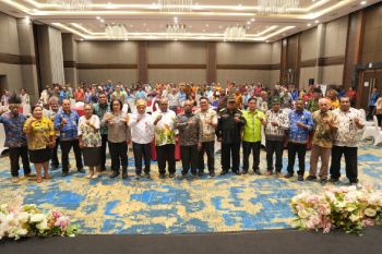 Pemprov Papua dorong pembangunan berkelanjutan berbasis kearifan lokal kepada LMA