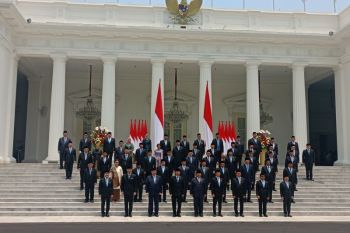 Presiden Prabowo resmi melantik 48 menteri serta Luhut sebagai Ketua Dewan Ekonomi Nasional