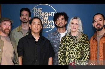 Linkin Park kembali rilis single baru "Over Each Other"