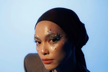 Mitty Zasia rilis 15 lagu dalam album kedua "Nanti Malam Kupikir Lagi"