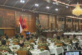 Pembekalan kabinet hari pertama ditutup santap malam