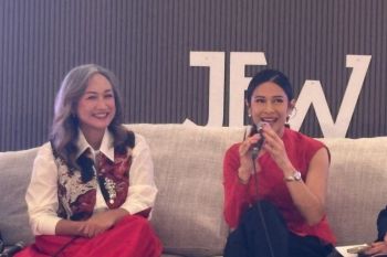 Cerita Dian Sastrowardoyo menjadi sutradara menjelang usia 40-an