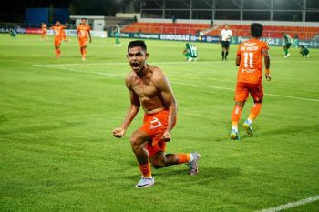Persiraja tekuk PSMS  2-1, diwarnai satu kartu merah