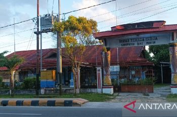 Disnaker Biak beri ketrampilan menjahit pencari kerja perempuan Papua