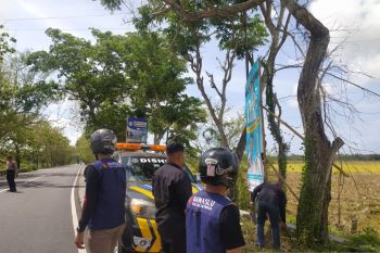Bawaslu Kulon Progo menertibkan 2.400 APK langgar aturan