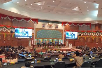 Alat kelengkapan DPRD Riau resmi dibentuk