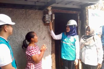 PLN terangi 3.725 keluarga se-Indonesia peringati HLN
