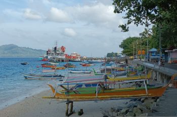 BMKG ingatkan warga waspadai tinggi gelombang 2,5 meter di perairan Sulut