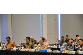 Pj Bupati Pringsewu hadiri RUPS Bank Lampung