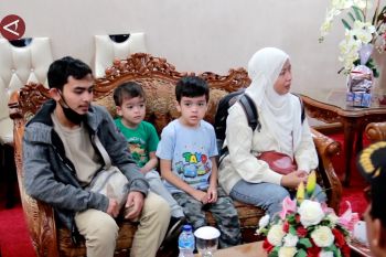 Plt Gubernur Sumbar sambut kedatangan empat WNI dari Lebanon