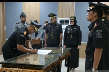 Kakanwil Kemenkumham Sumsel lantik tujuh pejabat manajerial dan nonmanajerial