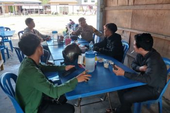 Babinkamtibmas Polsek Bengkalis sosialisasikan pilkada damai "door to door"