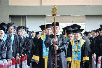 Panen "cumlaude", Rektor UIN Walisongo ajak wisudawan studi lanjut