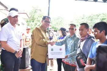 Pemkab Kapuas salurkan bantuan untuk korban banjir di dua desa