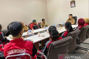 Pjs Wali Kota Makassar berharap atlet taekwondo raih prestasi di kejurnas