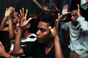 We speak in one language, Indonesian