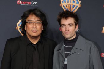 Film Mickey 17, konflik dari kloning manusia