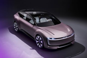 Audi perkenalkan mobil konsep di China tanpa logo cincin ikonik