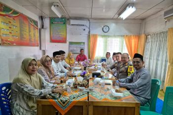 Polisi ajak guru sukseskan pilkada serentak