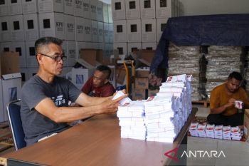 KPU Kendari temukan 373 surat suara pilkada rusak