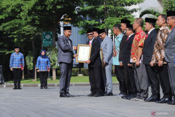Pemkab Bogor raih penghargaan UHC Award di peringatan HKN ke-60 Jabar