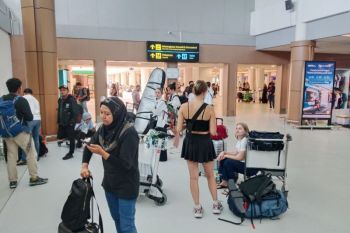 Semua rute penerbangan di Bandara Lombok NTB terdampak letusan Lewotobi Laki-laki di NTT