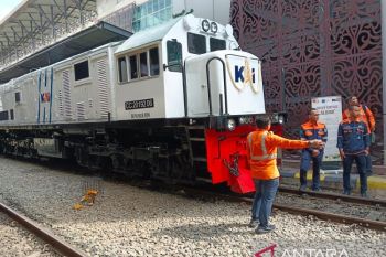 KAI Sumut mengoperasikan lokomotif Vintage Livery Albino