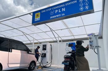 PLN resmikan One Stop EV Charging Station dukung Green Tourism di Kota Bandung