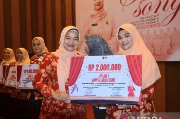 Lomba Solo Song Semarakkan HUT Ke-25 DWP Kota Padang