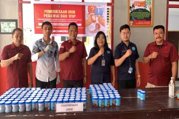 Lapas Kelas IIB Tahuna tes urine pegawai dan WBP wujudkan lapas "Bersinar"