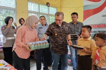 Pemkab OKU Timur beri makanan  sehat bergizi gratis kepada pelajar