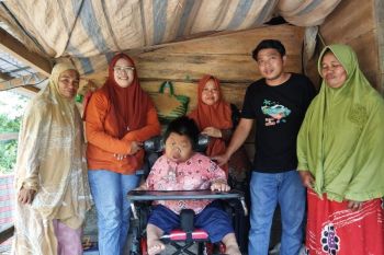 Pemkab Lutim salurkan bantuan alat bantu aksesibilitas dari Kemensos