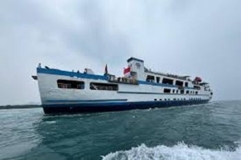 Ribuan warga kibarkan bendera Indonesia dan Palestina di Perairan Selat Sunda