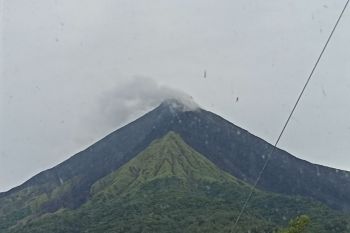 Warga diminta waspadai guguran lava Gunung Karangetang