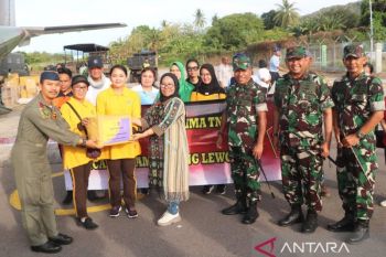 Panglima TNI kirim bantuan sosial untuk korban  Lewotobi
