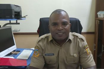 Pemkot Jayapura beri bantuan peralatan sekolah 170 anak yatim