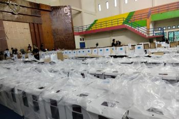 KPU Agam gunakan empat lokasi packing logistik Pilkada