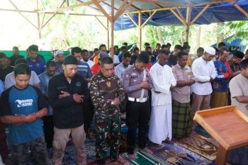 Dompet Dhuafa hadirkan Musala darurat di tempat pengungsian erupsi Gunung Lewotobi